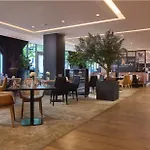 Doubletree By Hilton Schweizerhof מלון הנובר
