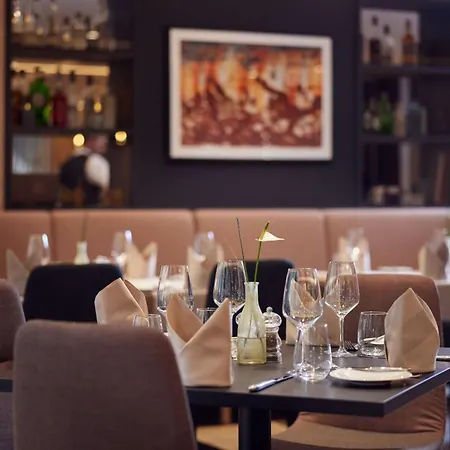 Doubletree By Hilton Schweizerhof Otel Hannover
