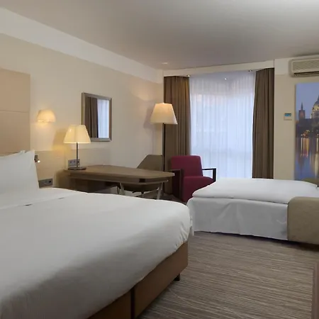 Hotel Doubletree By Hilton Schweizerhof