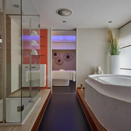 Szálloda Doubletree By Hilton Schweizerhof 4*