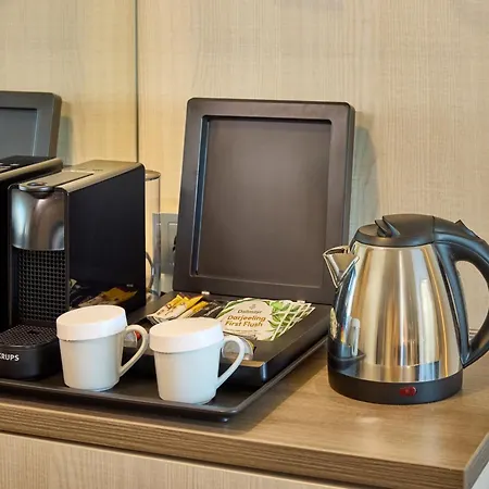 Отель Doubletree By Hilton Schweizerhof Ганновер