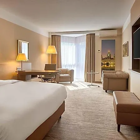 Doubletree By Hilton Schweizerhof מלון 4*