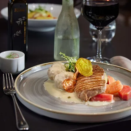 Ξενοδοχείο Doubletree By Hilton Schweizerhof 4*