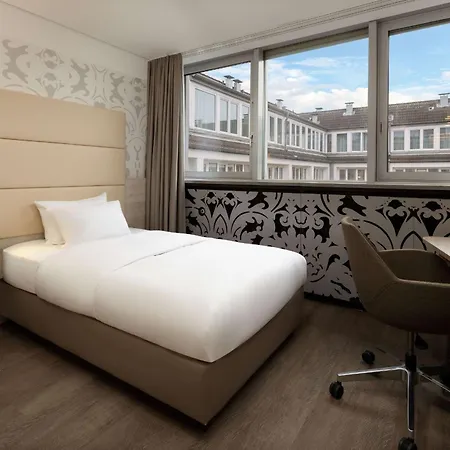Ξενοδοχείο Doubletree By Hilton Schweizerhof 4*