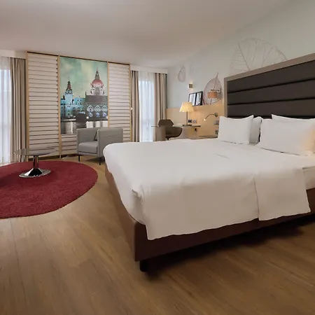 מלון Doubletree By Hilton Schweizerhof הנובר