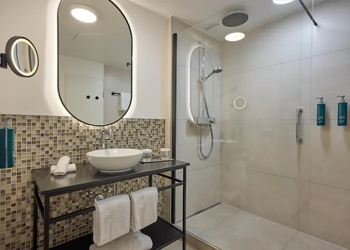 Doubletree By Hilton Schweizerhof 4*