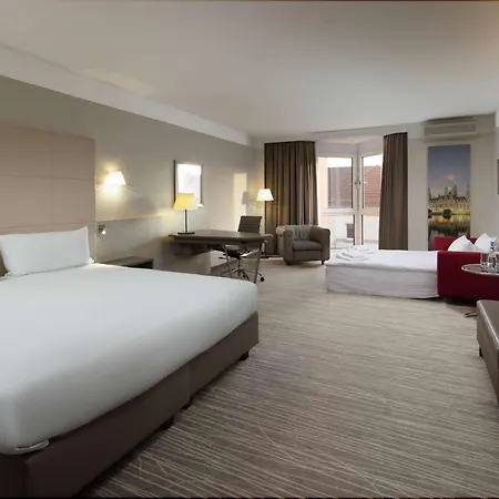 Doubletree By Hilton Schweizerhof Hotel 4*