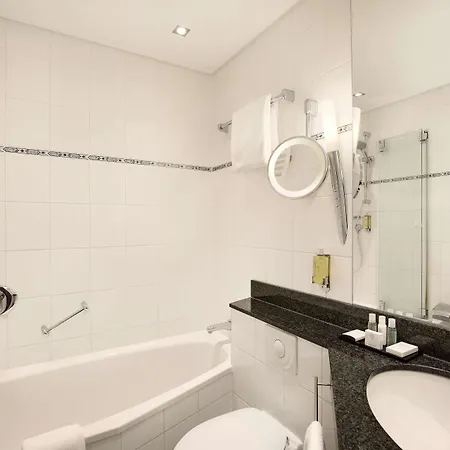 Otel Doubletree By Hilton Schweizerhof 4*